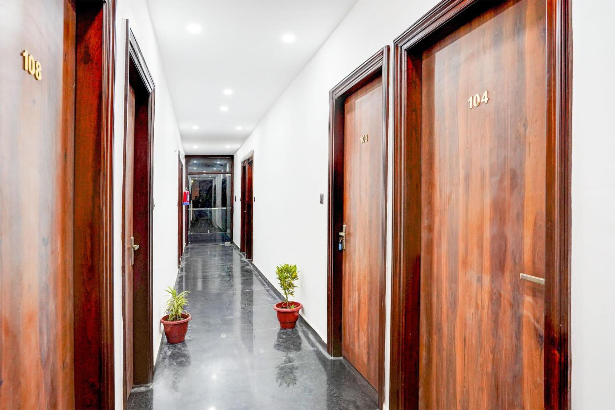 Super Collection O 63 A Noida Hotell Exteriör bild