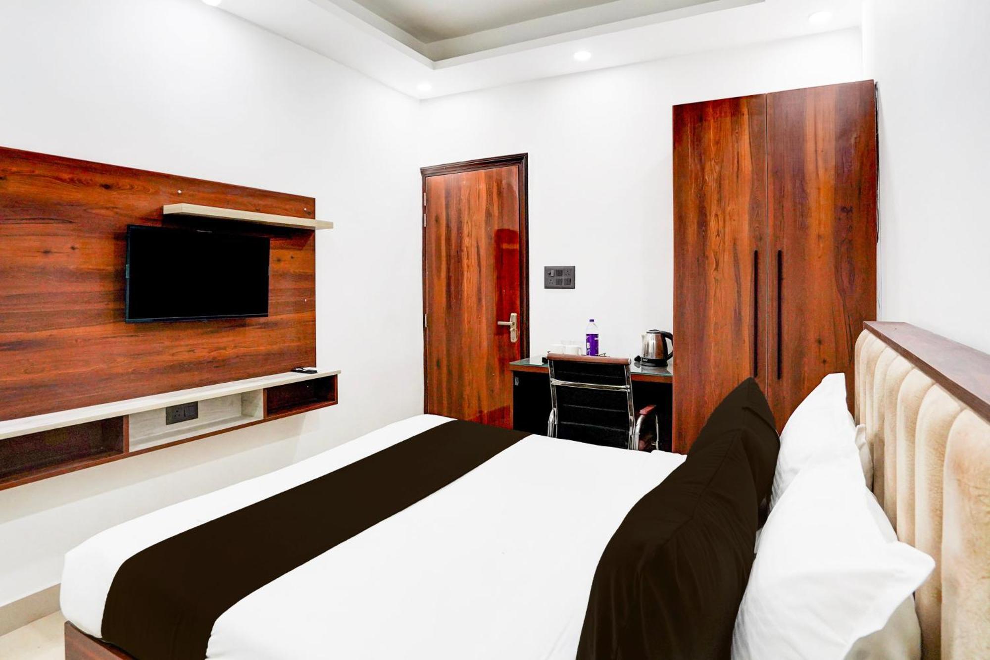 Super Collection O 63 A Noida Hotell Exteriör bild